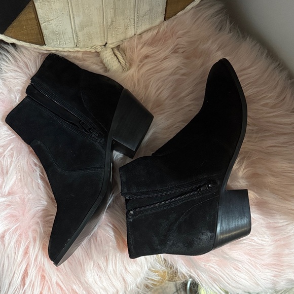 Steve Madden Creek Suede Ankle Boots - Picture 3 of 6